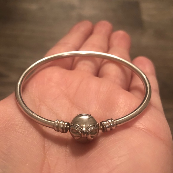 Pandora Limited Edition Bow Bangle - Picture 1 of 4